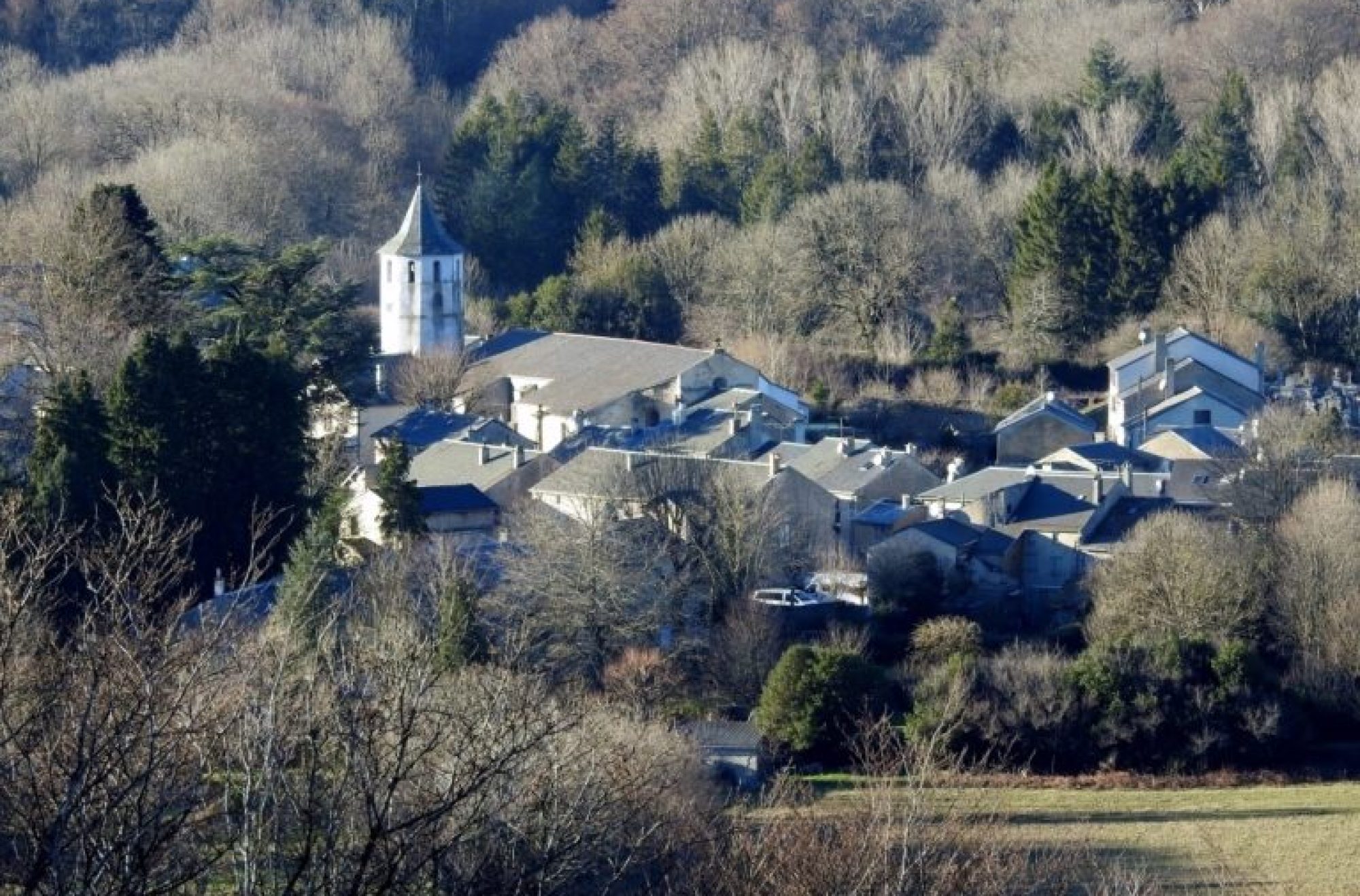 village-entoure-de-foret-768x576[1]